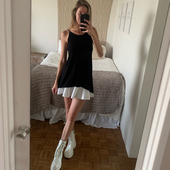 Urban Outfitters Tops - Plain black high to low tank